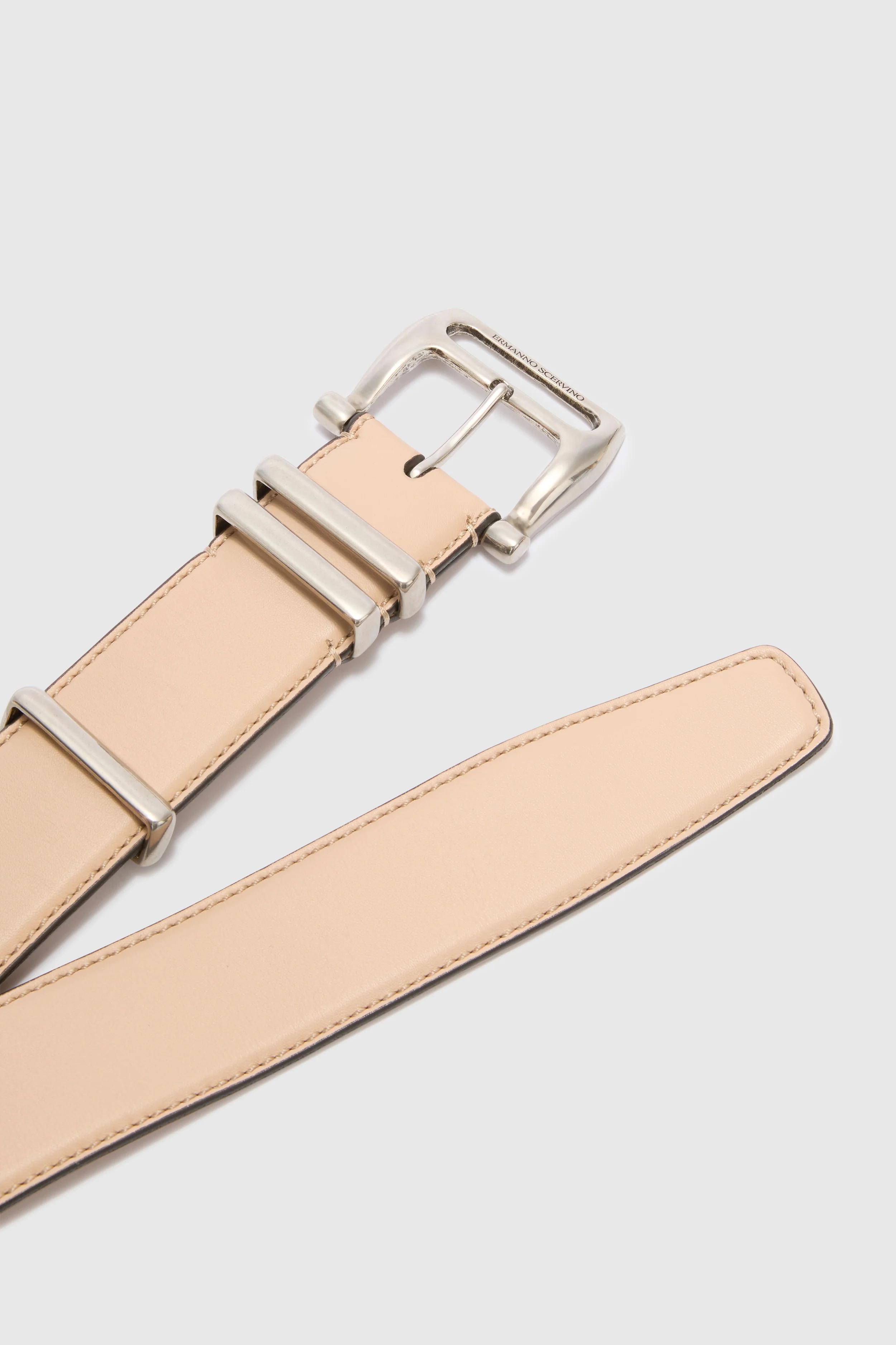 Almond belt in calfskin with loop buckle - Image 3
