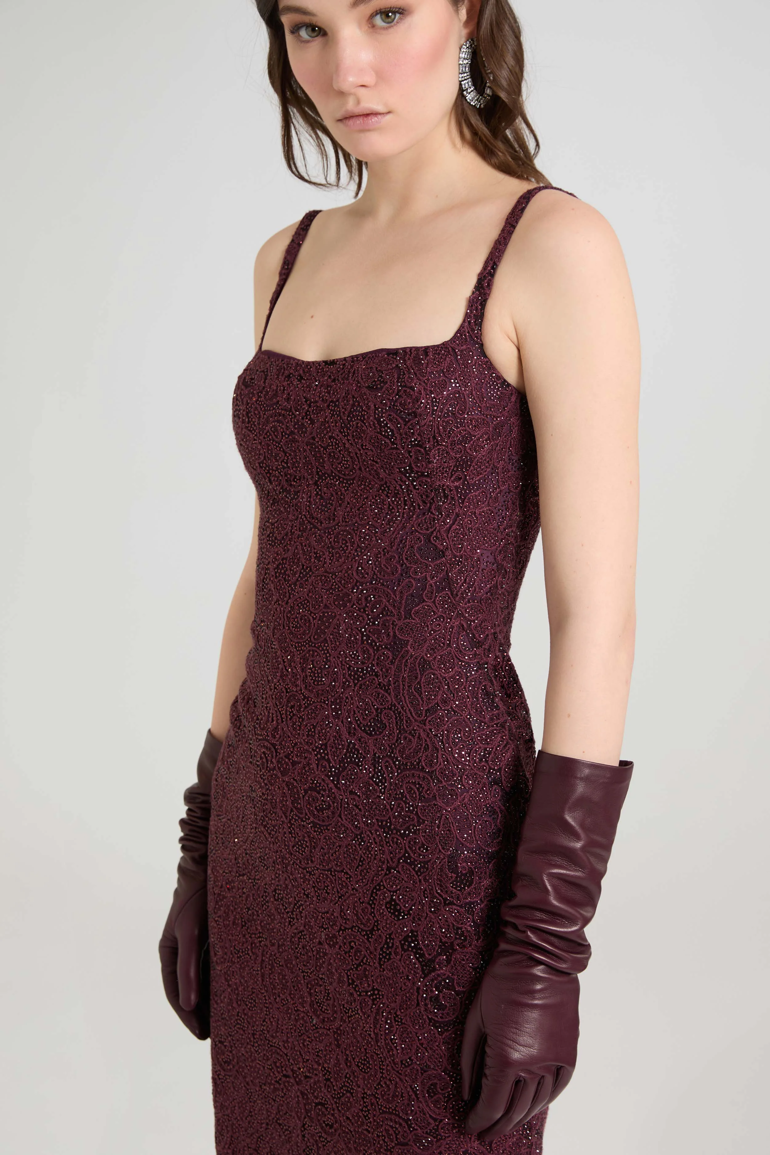 Below-the-knee sheath dress in rebrodé lace with scalloped hem - Image 3