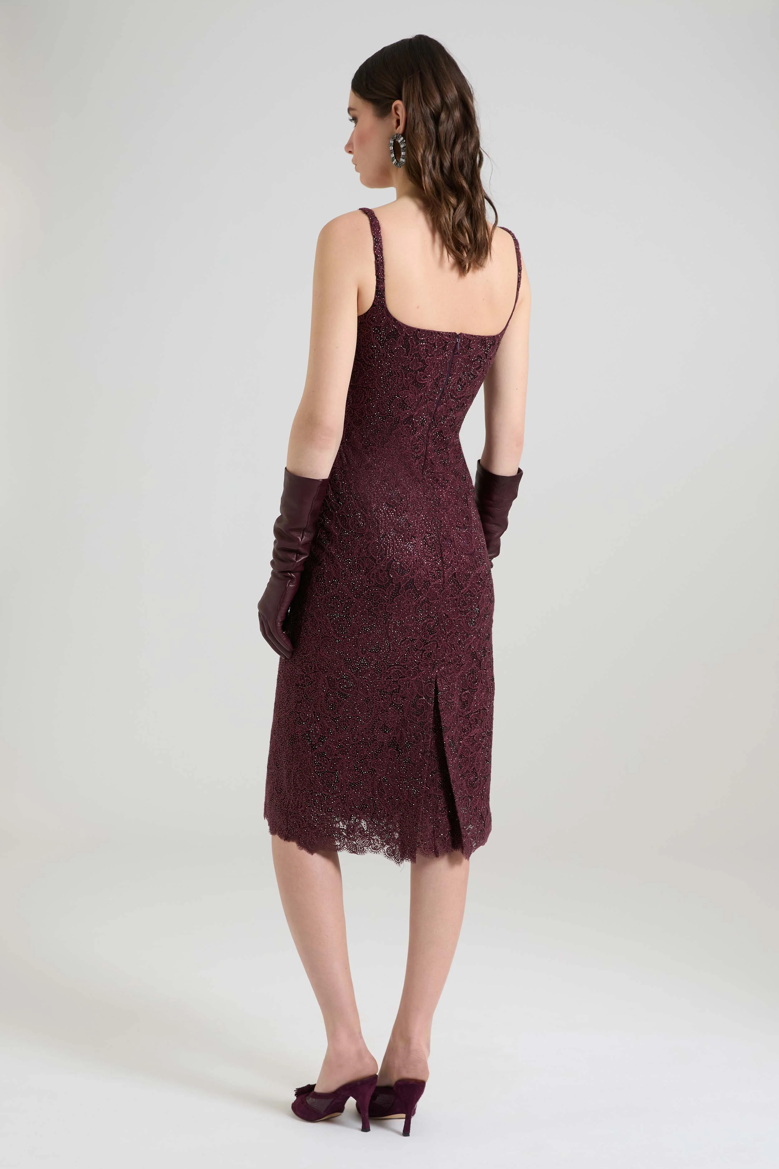 Below-the-knee sheath dress in rebrodé lace with scalloped hem - Image 5