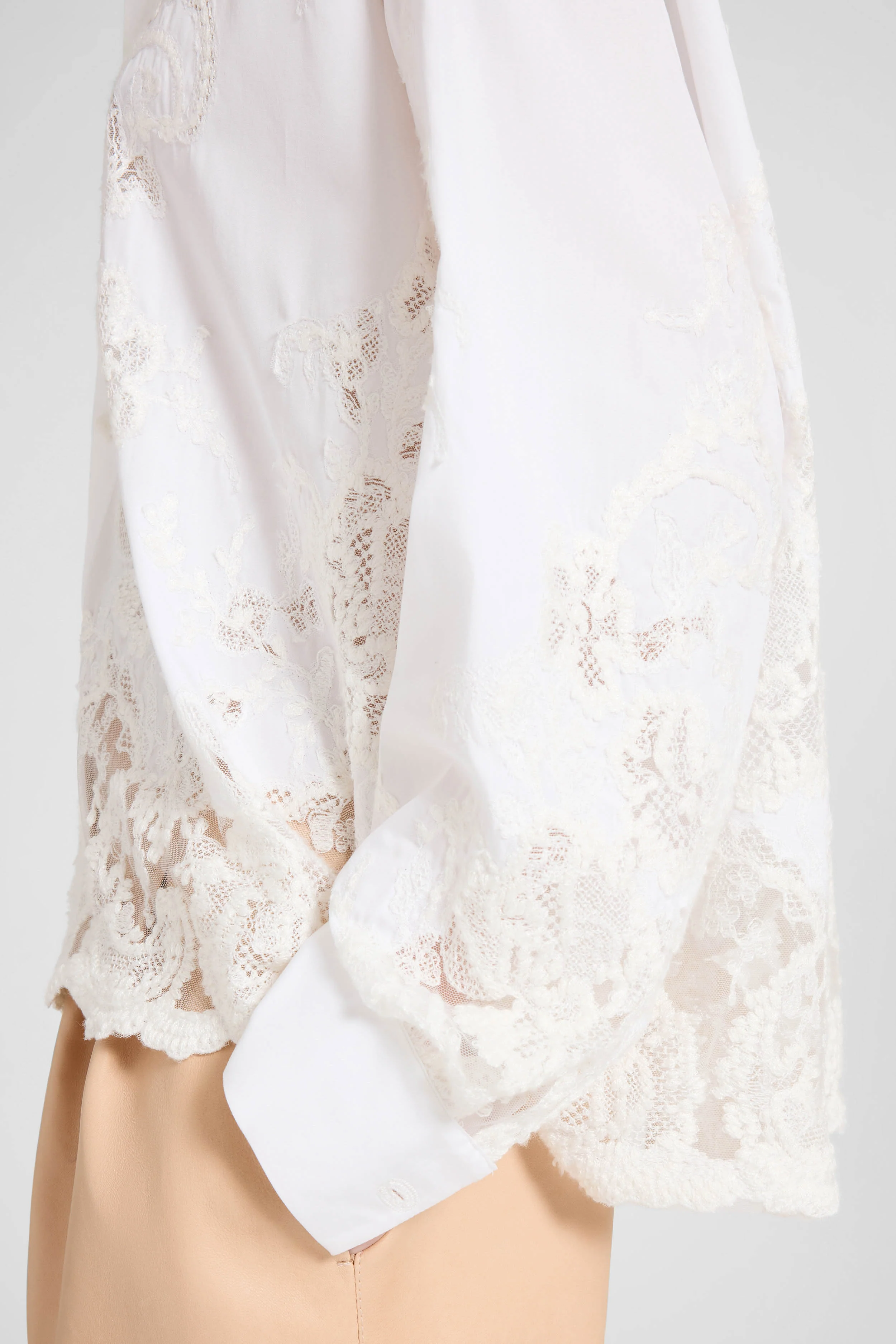 Boxy cotton poplin shirt with rebrodé lace - Image 3