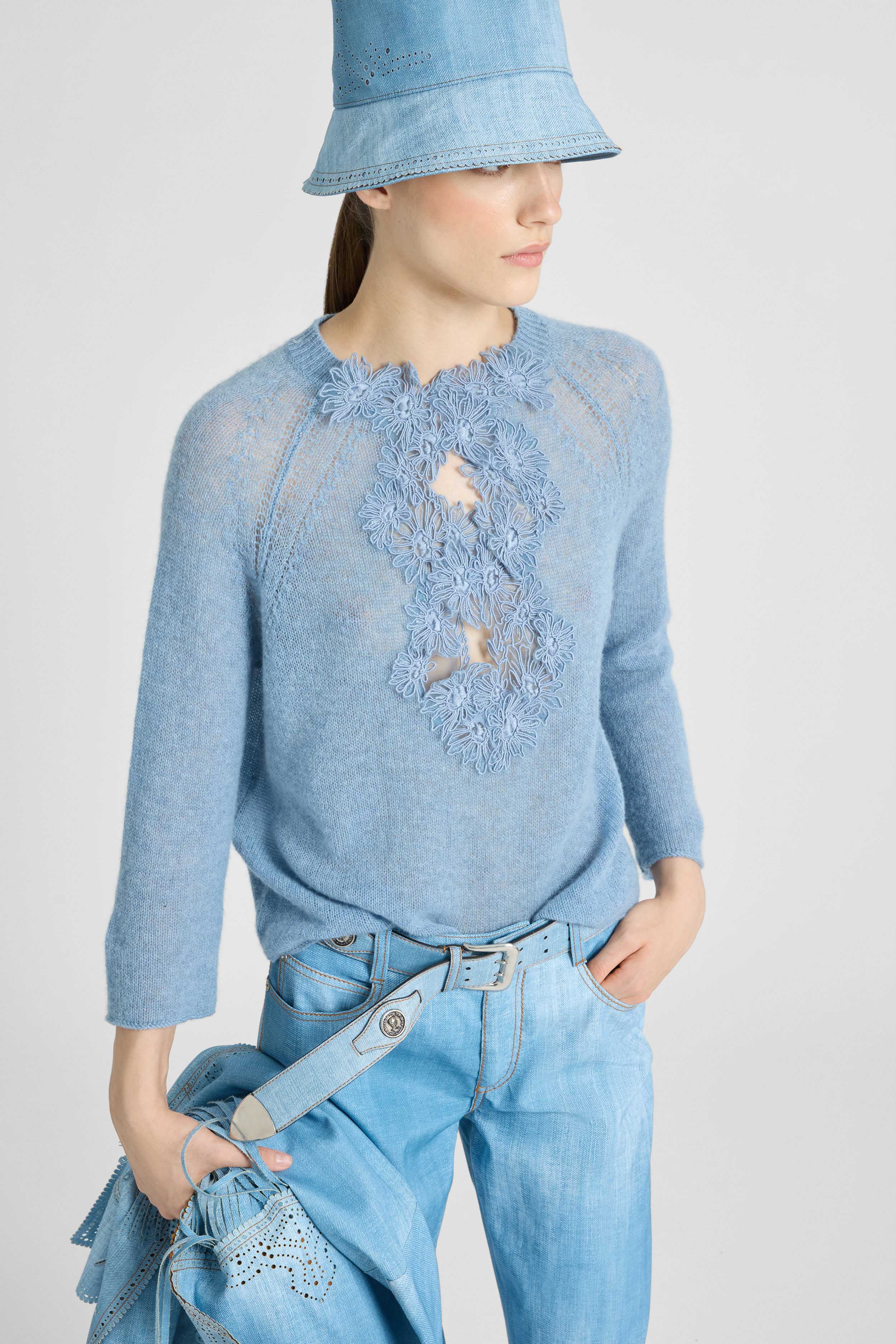 Cashmere sweater with V-neck and daisy appliqués - Image 3