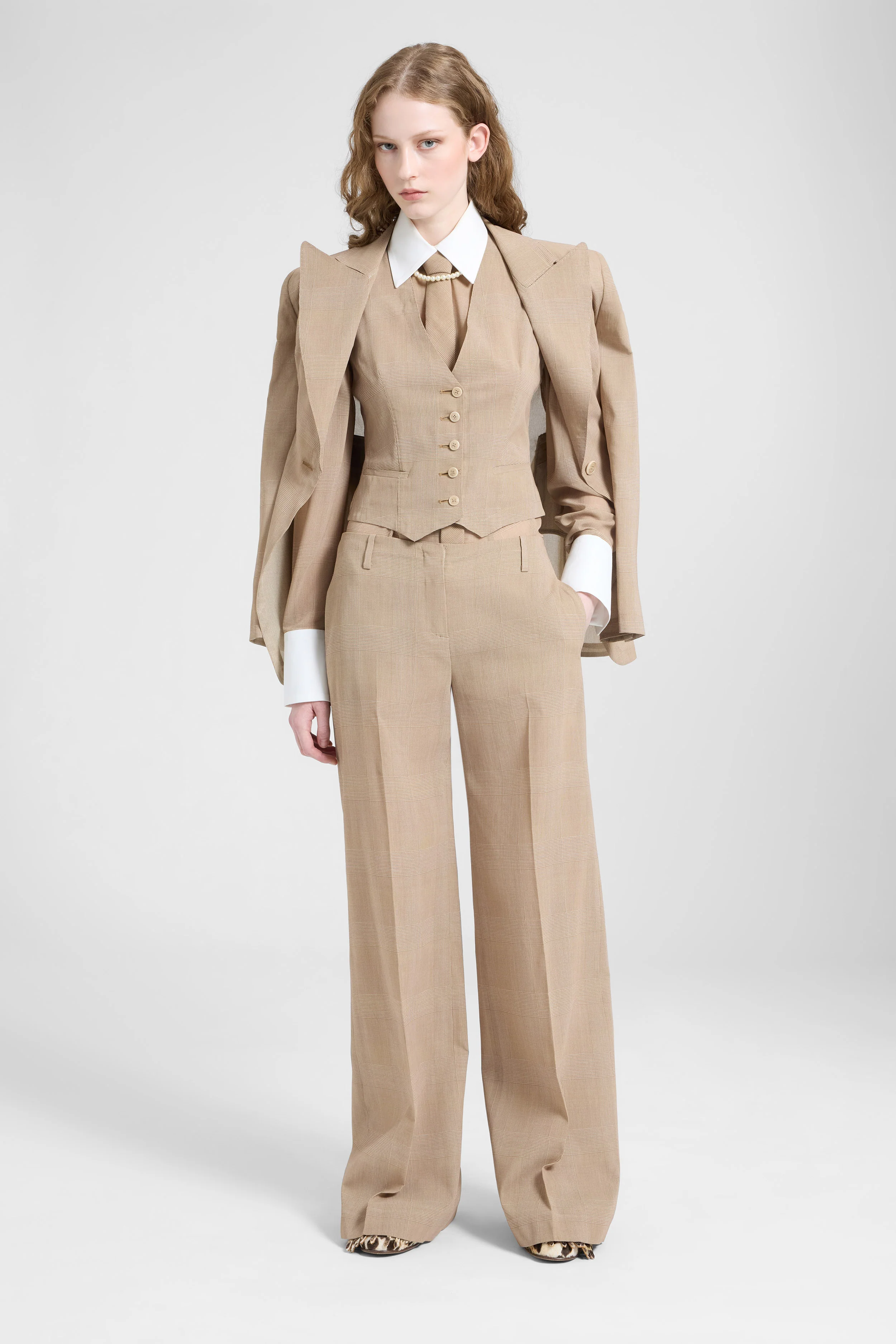 Classic tailored vest in technical georgette - Image 2