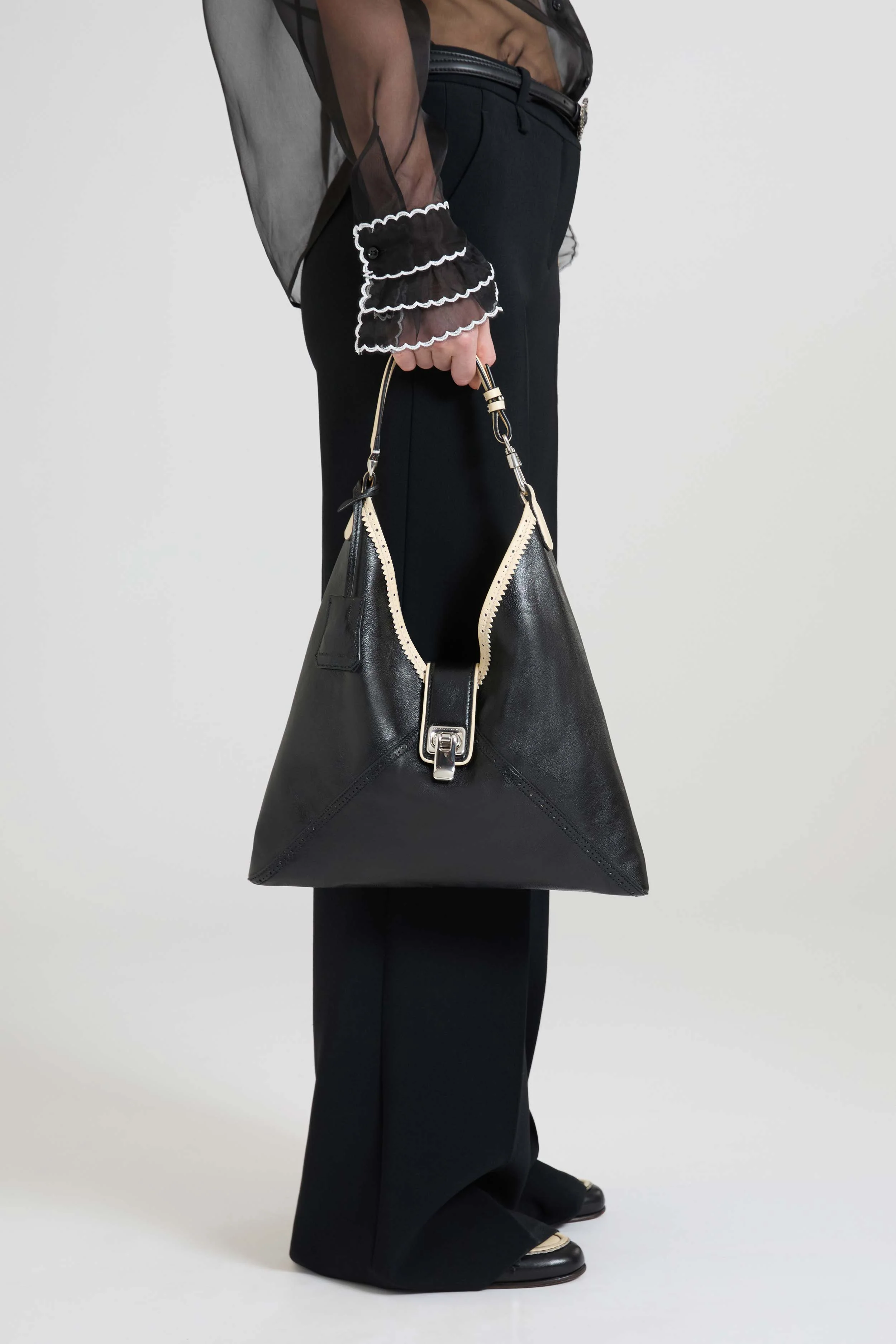 Clio – Medium Hobo Bag in Bicolour Vintage Sheepskin Leather (Black) - Image 2