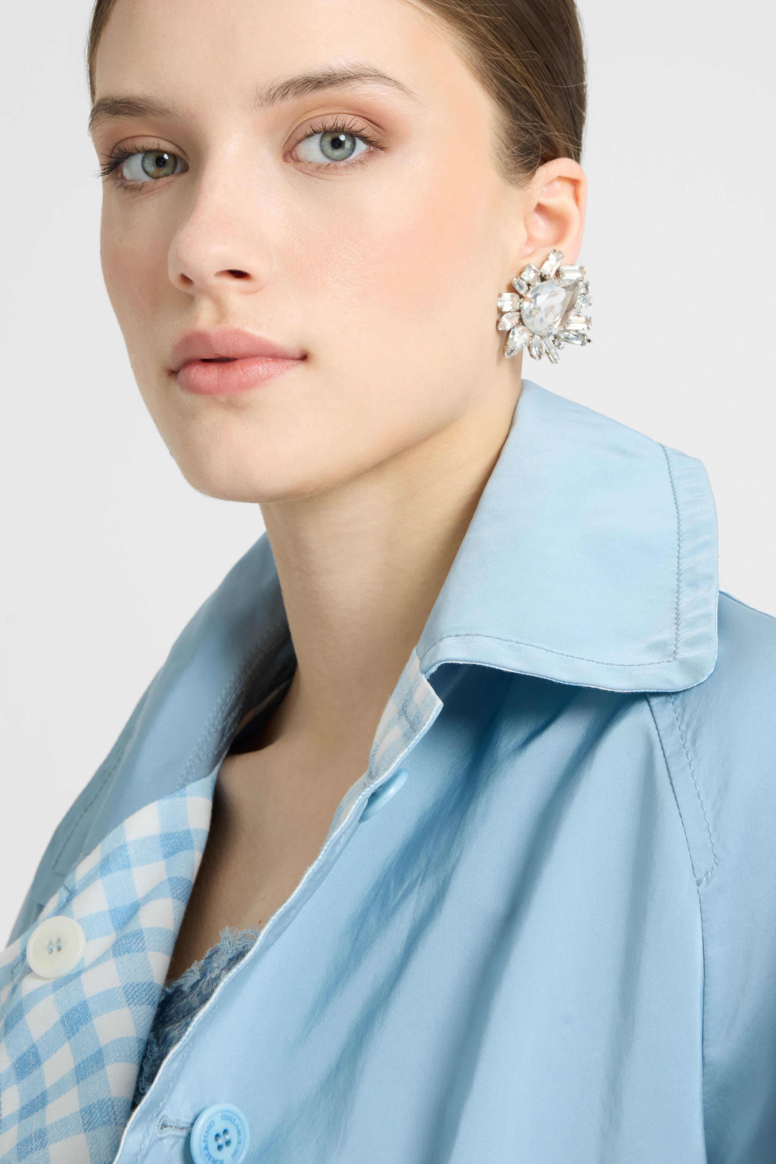 Clip-on daisy earrings - Image 2