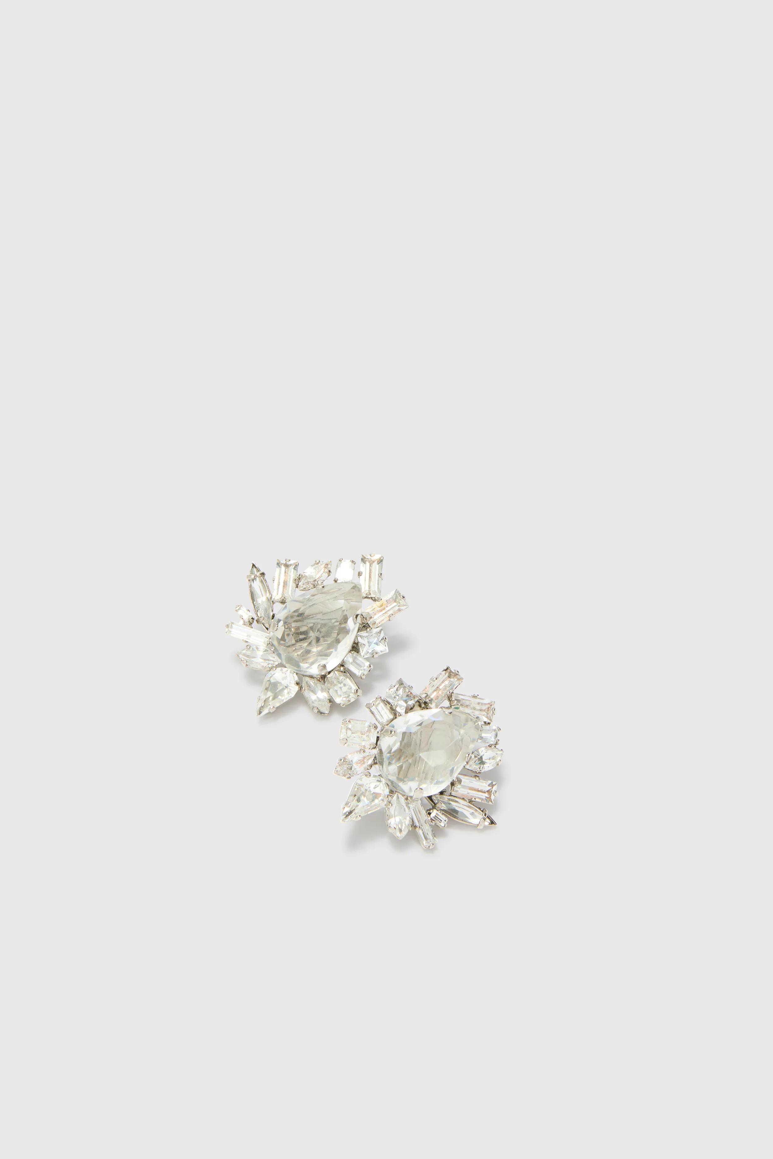 Clip-on daisy earrings - Image 3