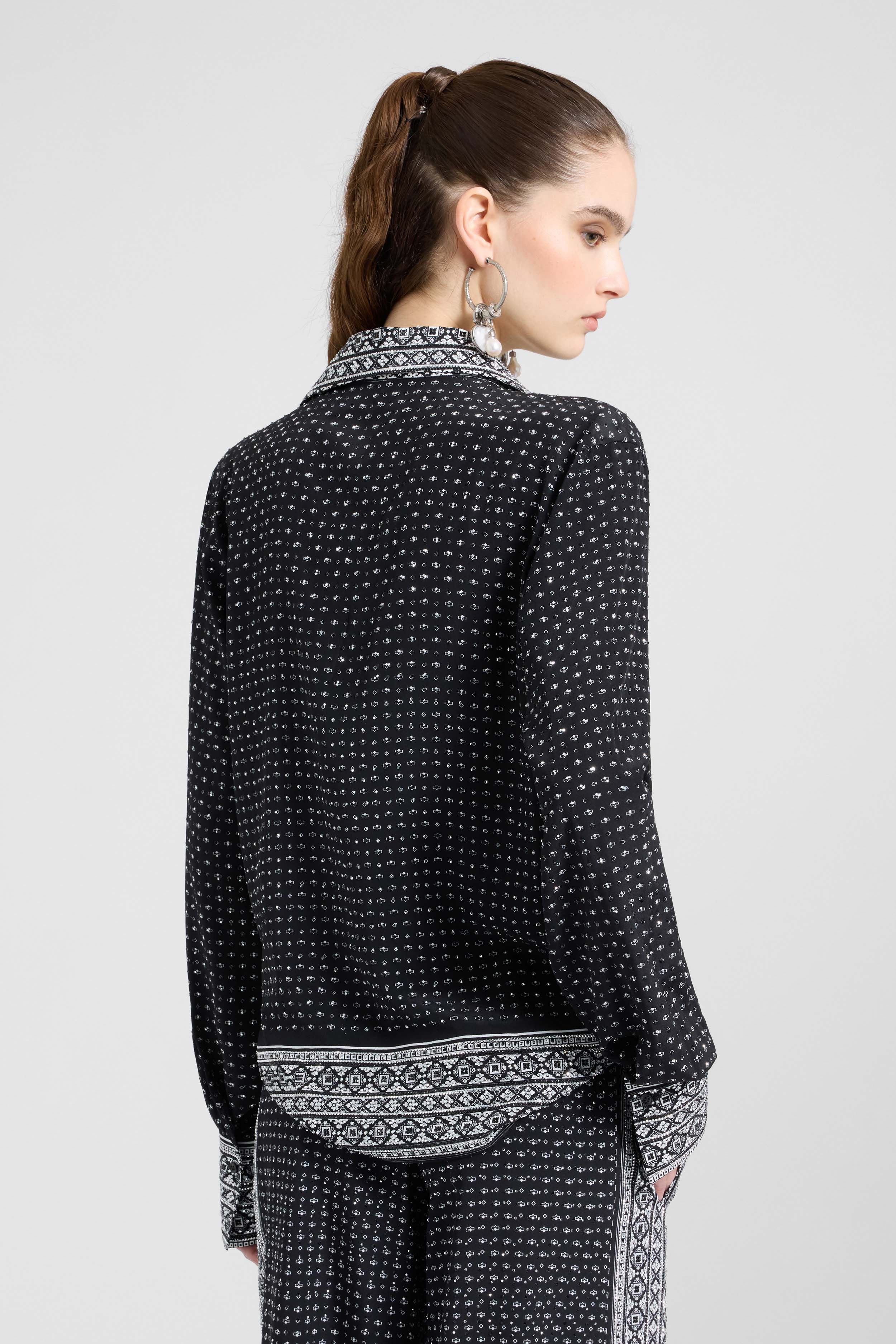 Crepe de chine silk shirt with scarf print and crystals - Image 4