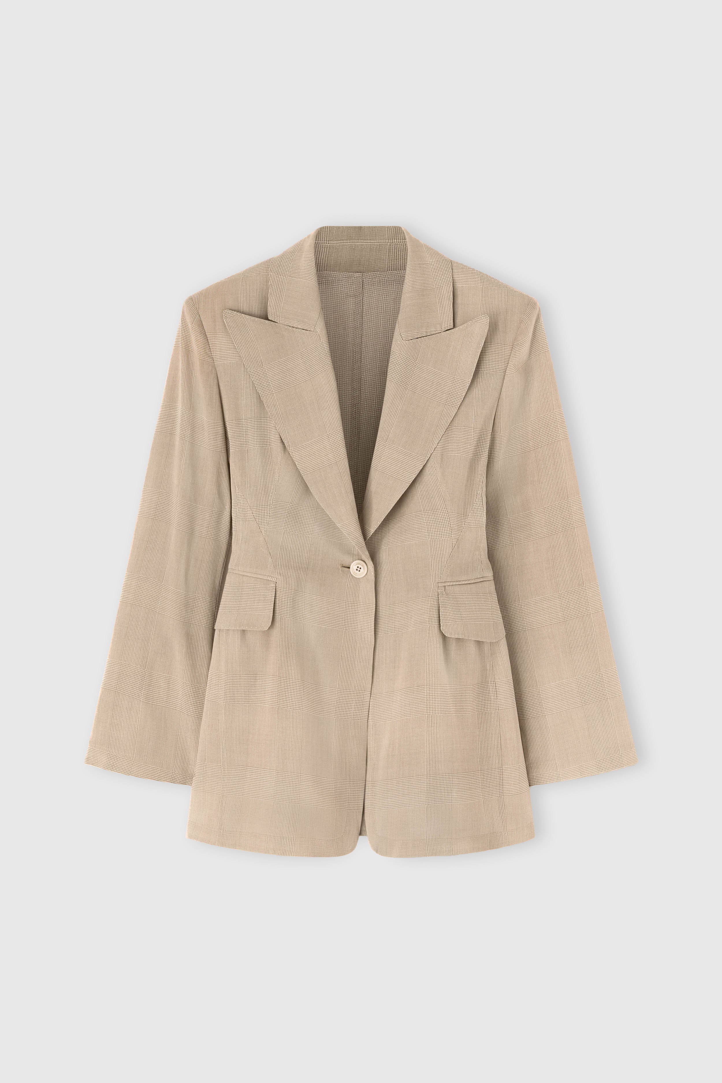 Fitted single-breasted jacket in technical georgette