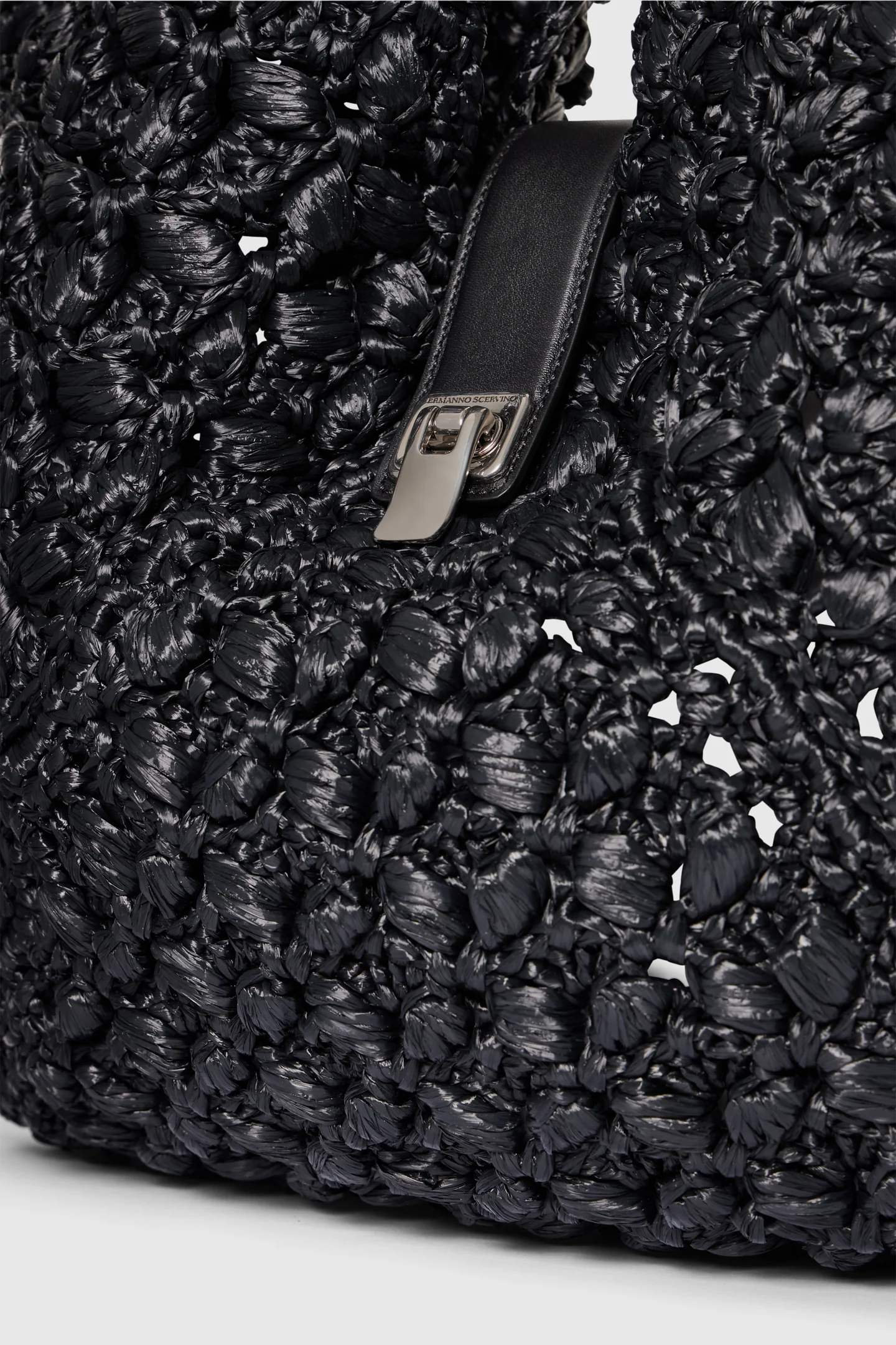Large Clio bag in black raffia with bamboo handle - Image 5