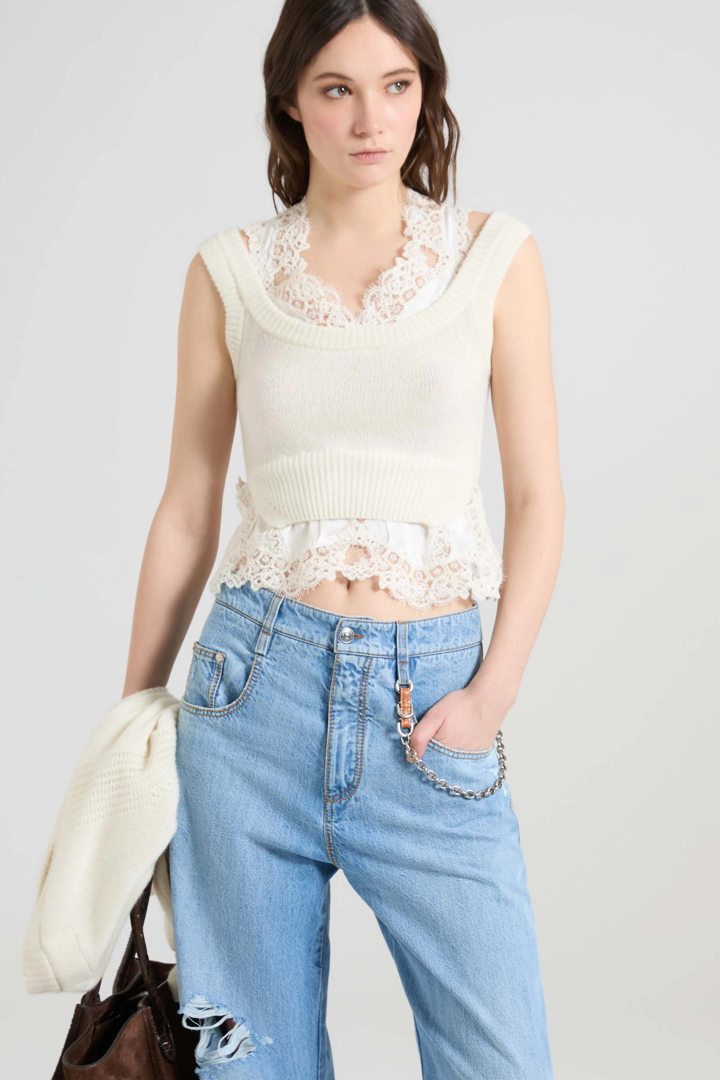 Layer-effect cashmere top with lace details - Image 3