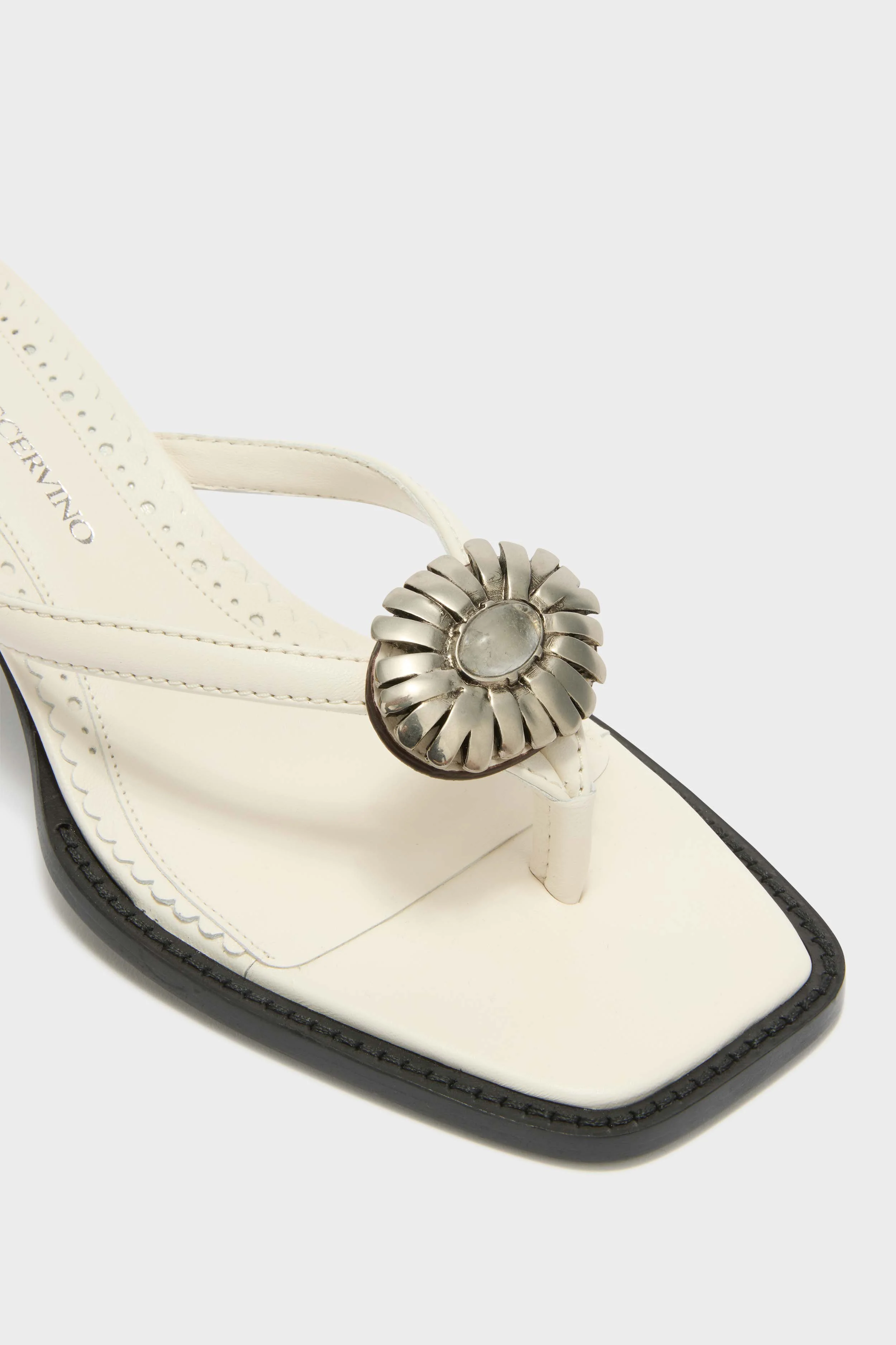Nappa thong sandal with 5 cm heel and metal daisy - Image 4