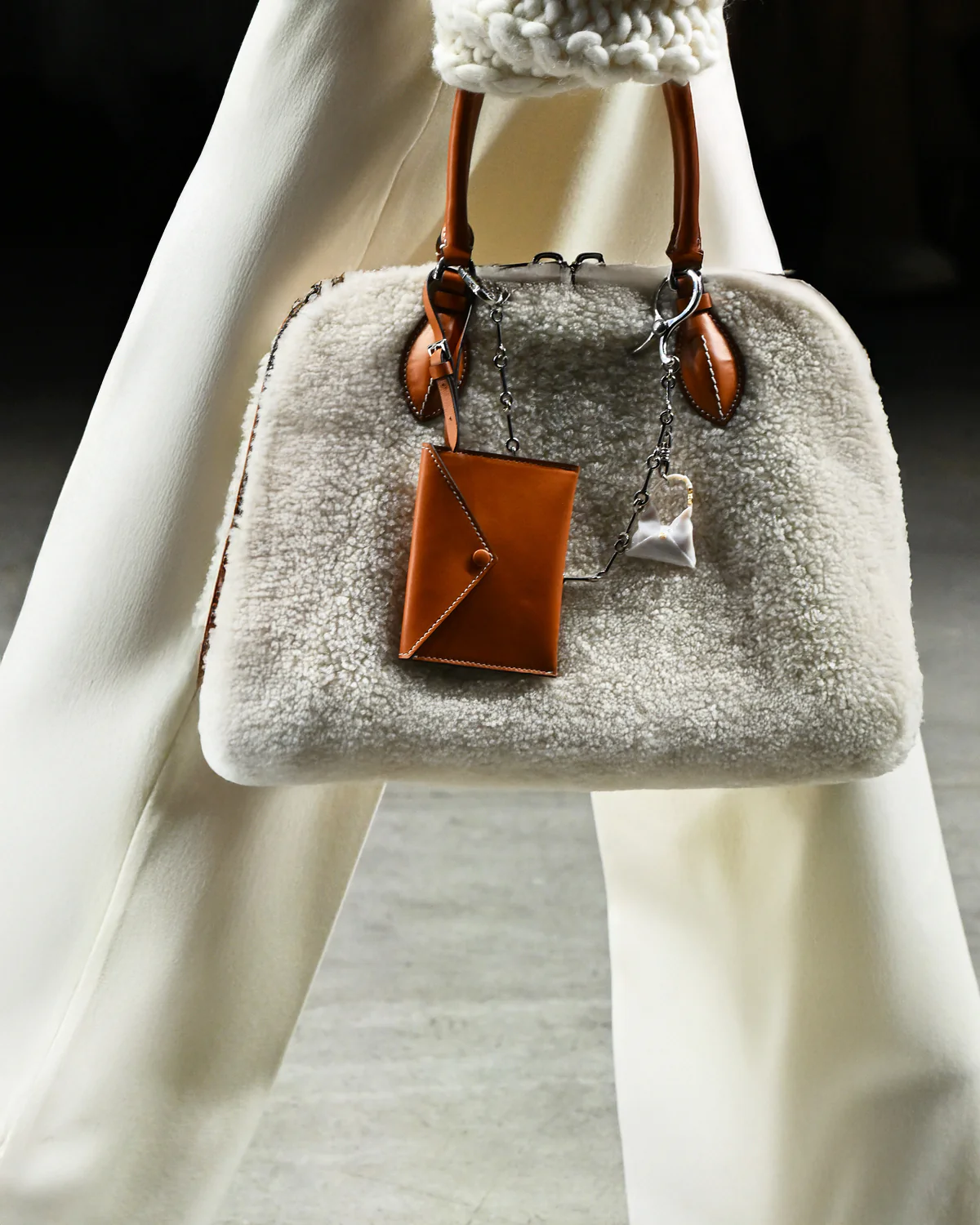 Orsetta mini in shearling - Image 6