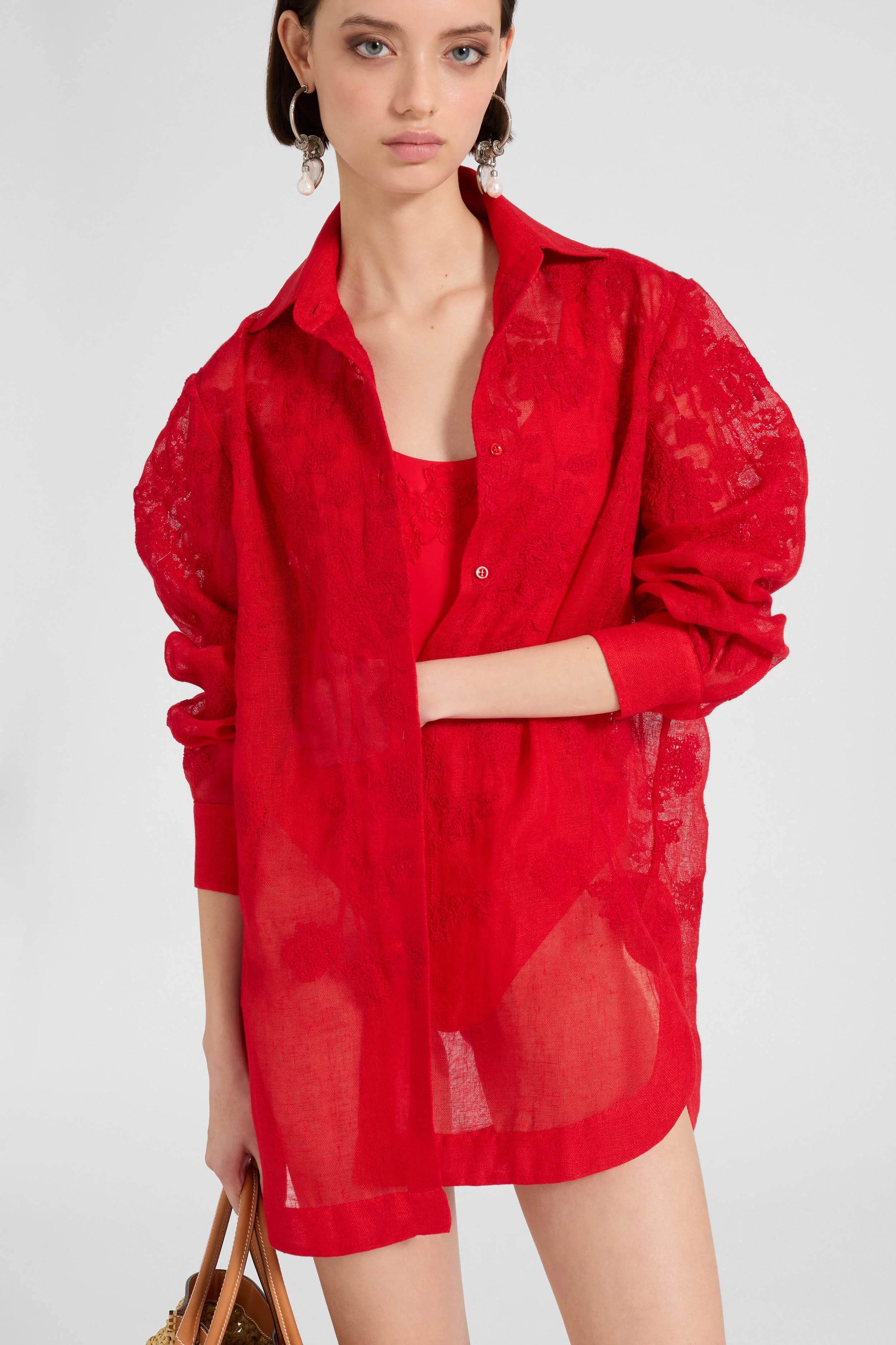 Oversized linen shirt with floral embroidery - Image 2