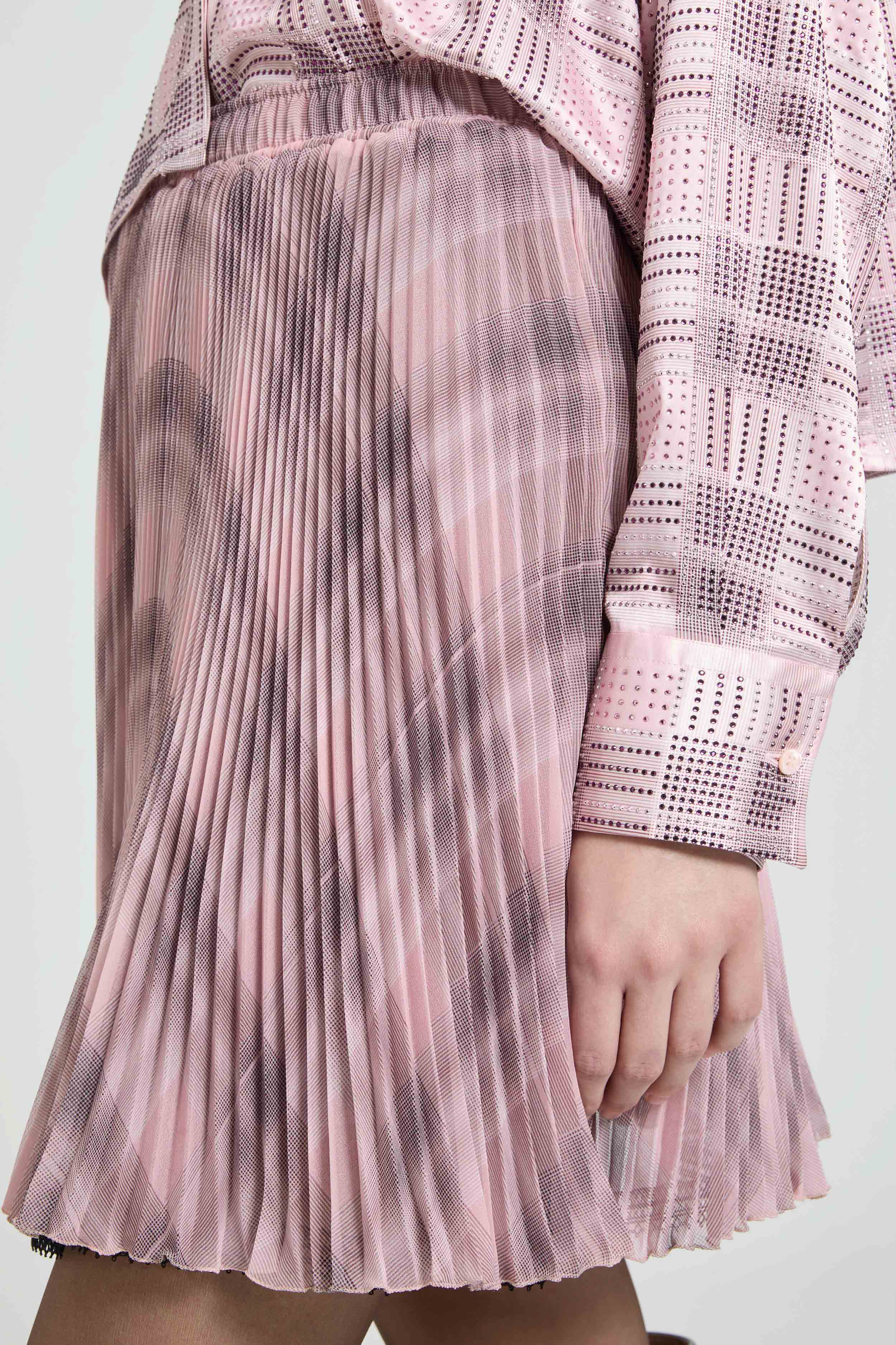Pleated knee-length skirt in technical georgette with check print - Image 5