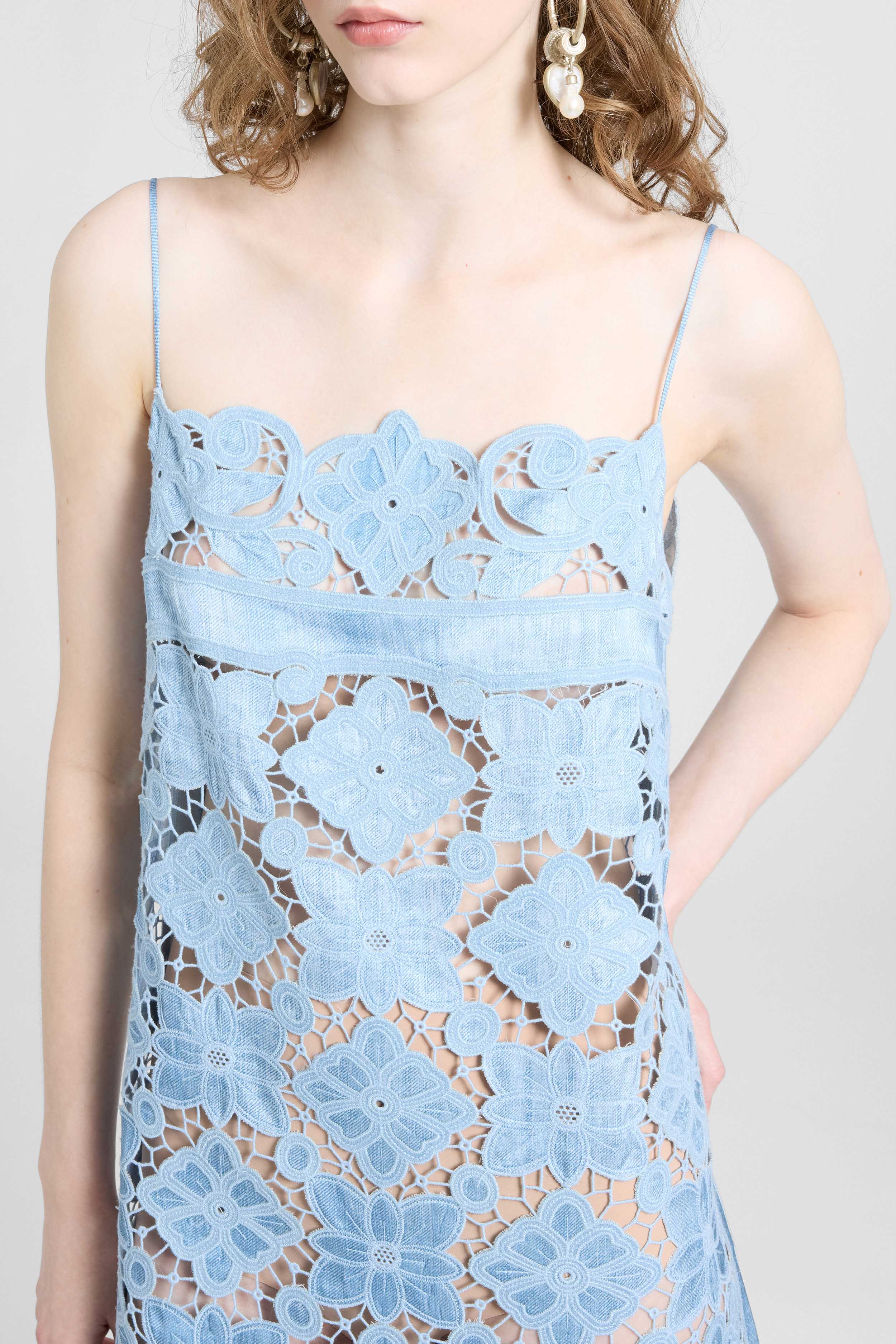 Short dress with maiolica cutwork - Image 4