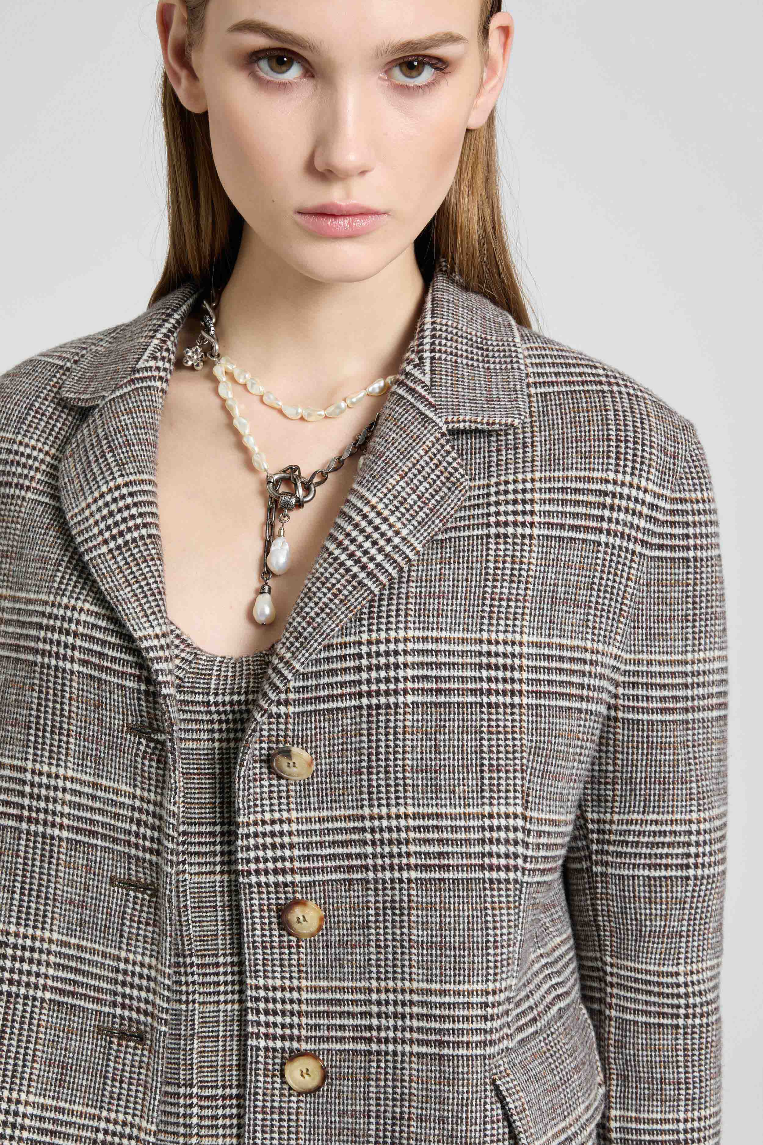 Short Single-Breasted Jacket in Wool Double Houndstooth Yarn-Dyed - Image 4