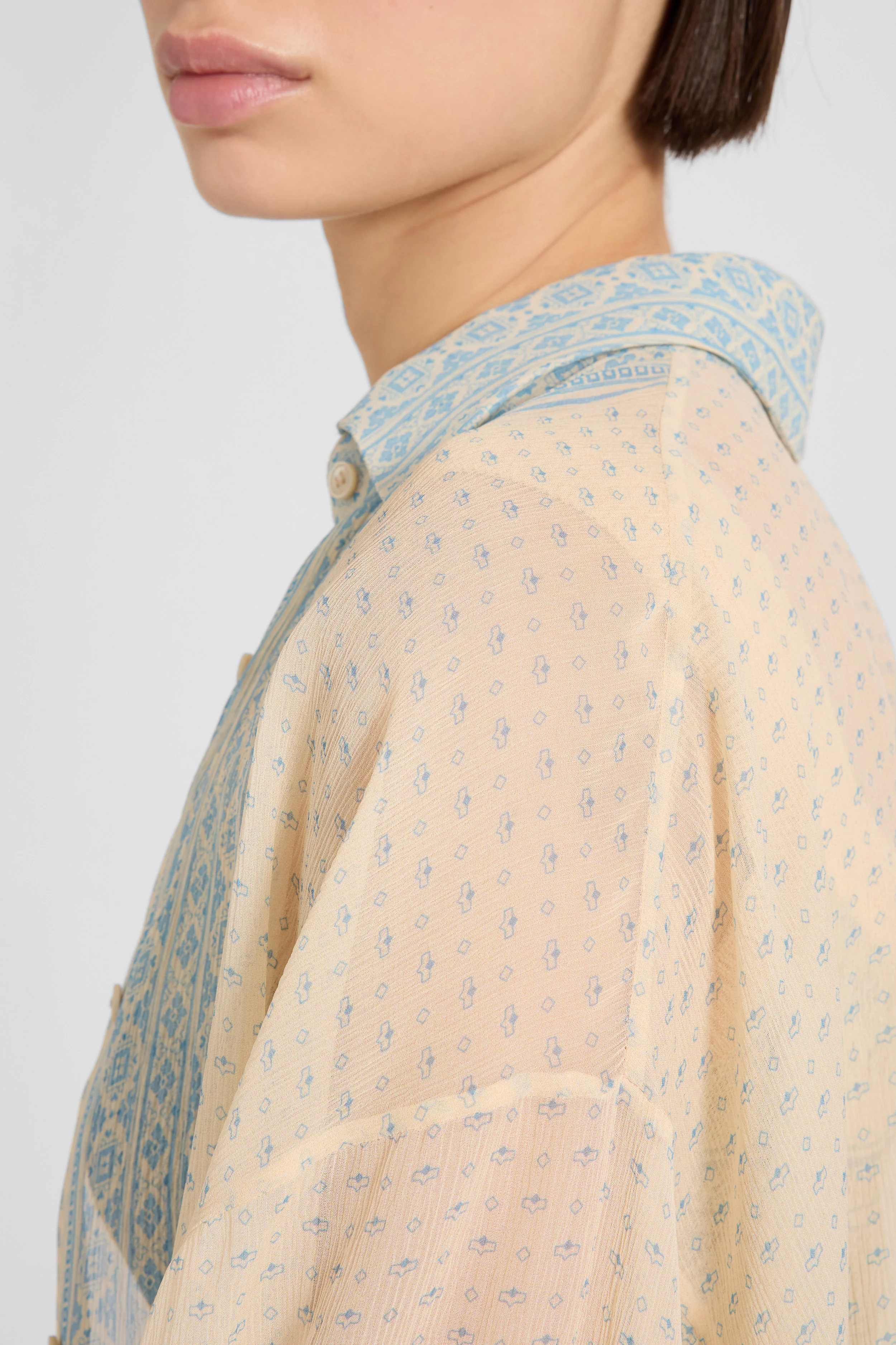 Silk chiffon shirt with scarf print - Image 4