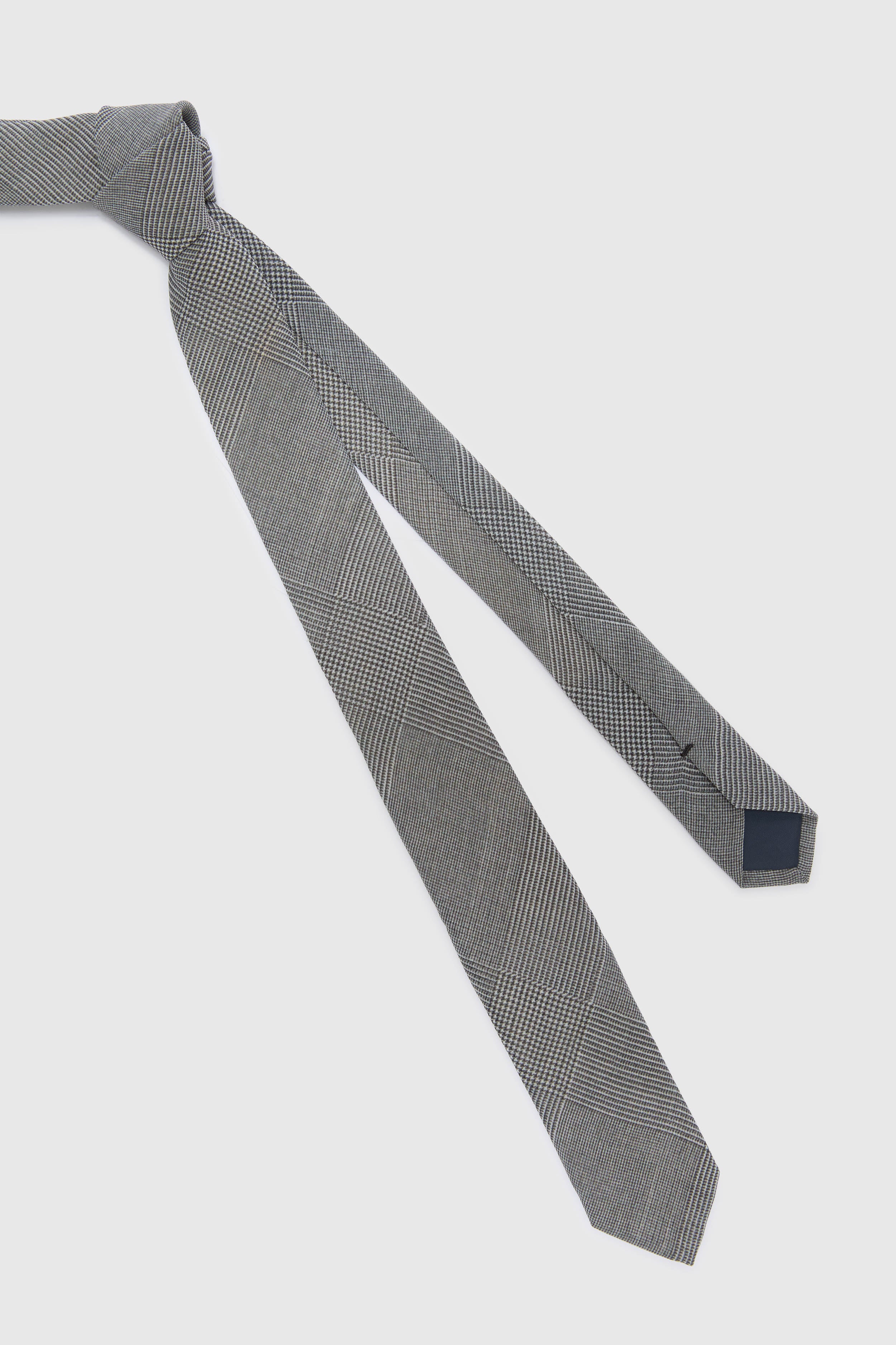 Tie with black and white Prince of Wales print