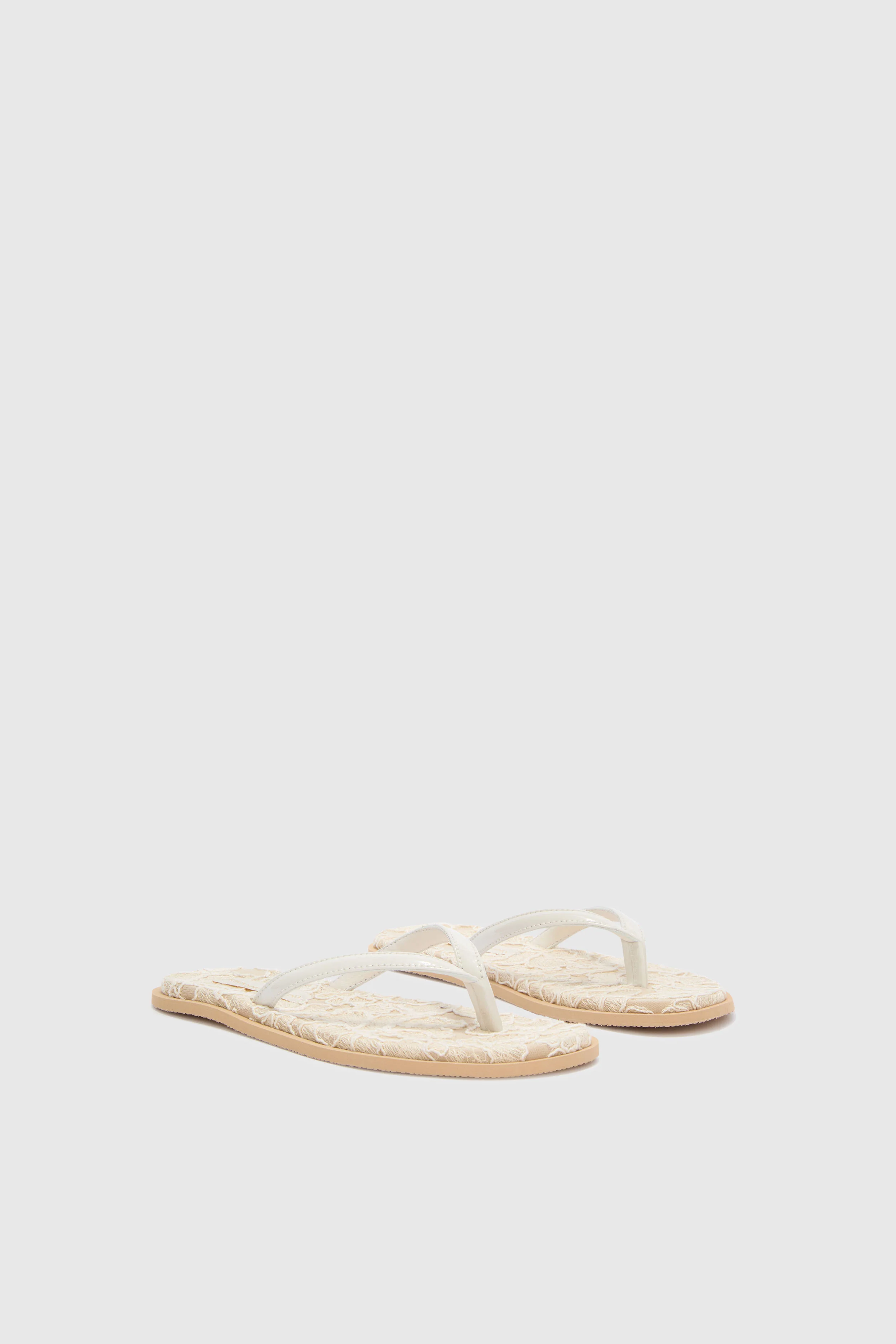 White lace flip flop - Image 3
