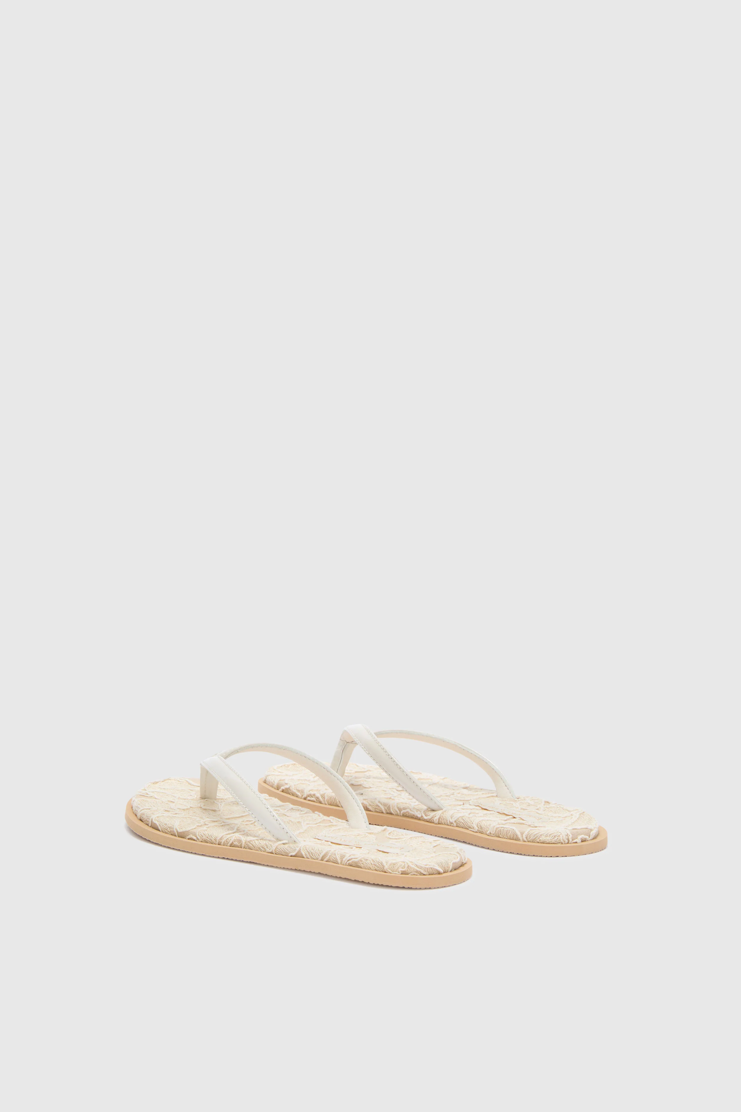 White lace flip flop - Image 4