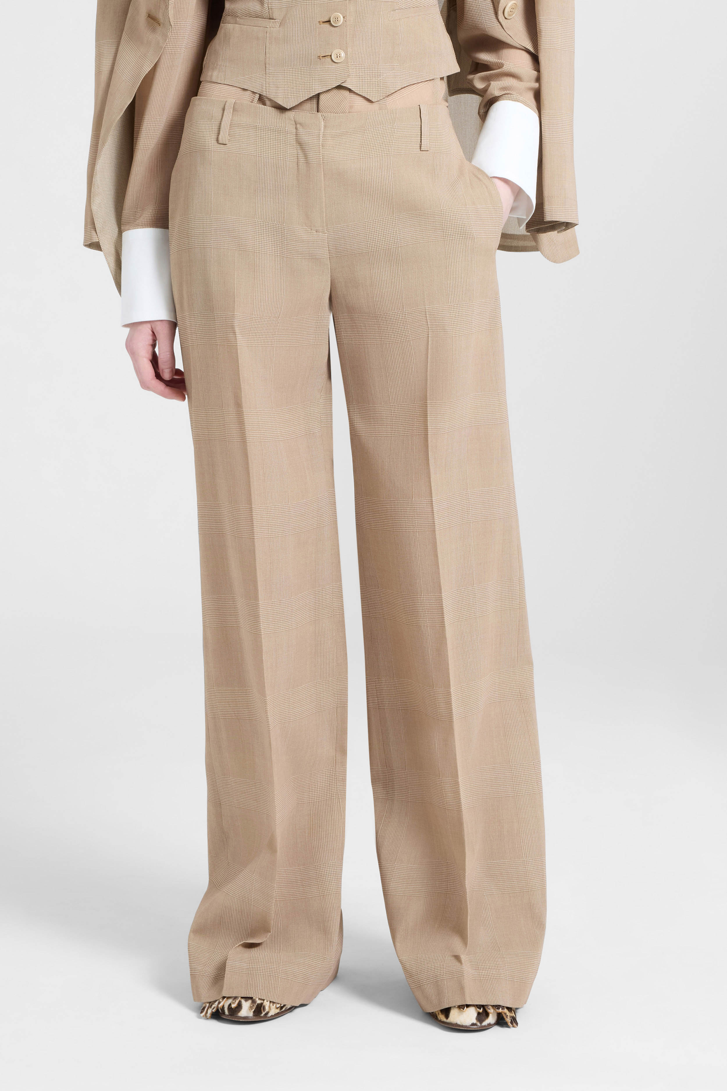 Wide-leg trousers in technical georgette with Glen check print – beige - Image 3